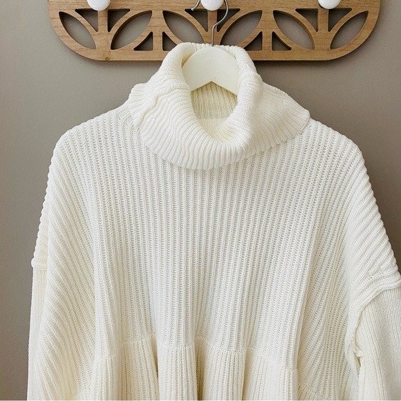 Free people Layer Cake Turtleneck Peplum Sweater White Sz XS - Picture 2 of 8